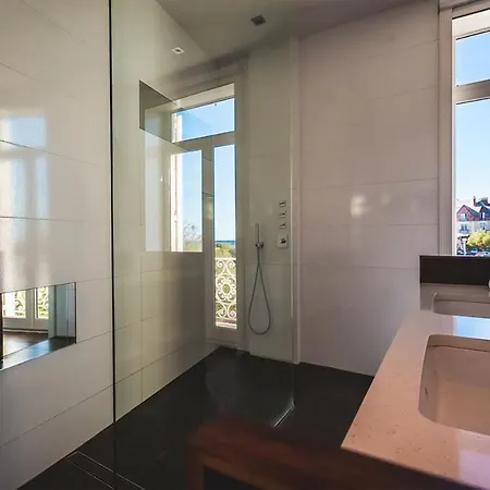 Central Luxury Seafront With Balcony And Parking Biarritz