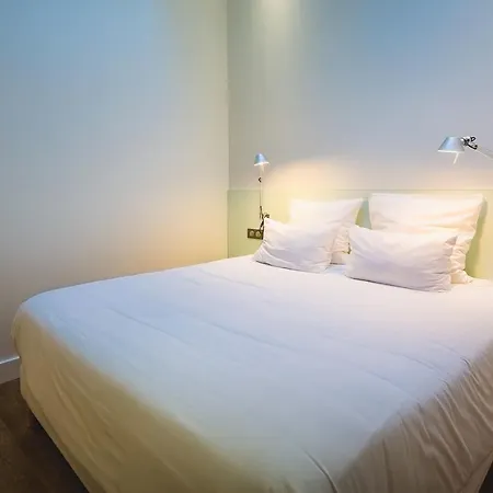 Apartment Central Luxury Seafront With Balcony And Parking *