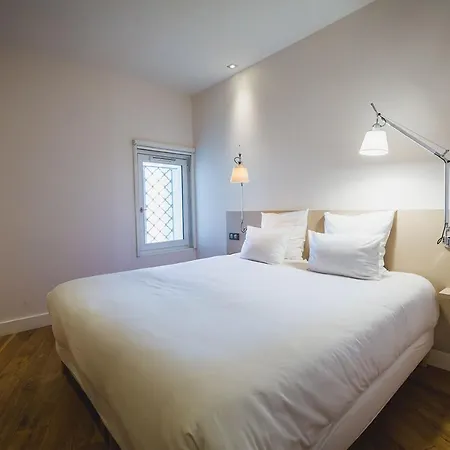 Central Luxury Seafront With Balcony And Parking Apartment Biarritz